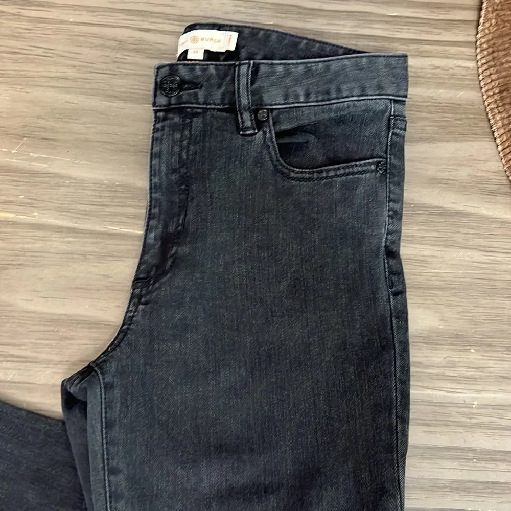 TORY BURCH BLACK STRAIGHT LEG JEANS SIZE 29